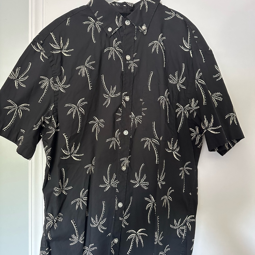 Palm tree button up